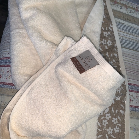 HYGGE Bath Towel - Picture 6 of 8